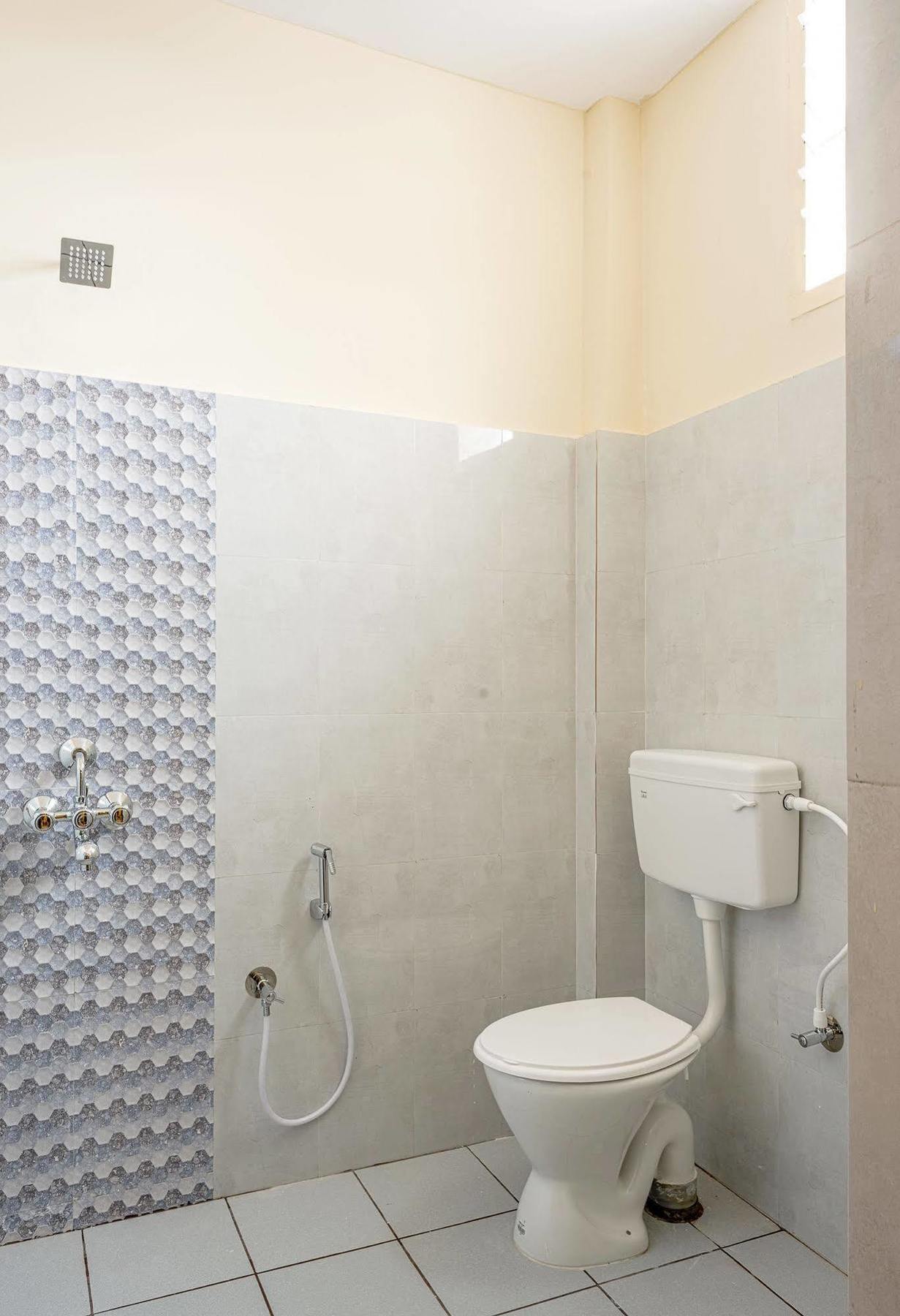 Oyo 16961 Sea Rock Hotel Визакхапатнам Екстериор снимка