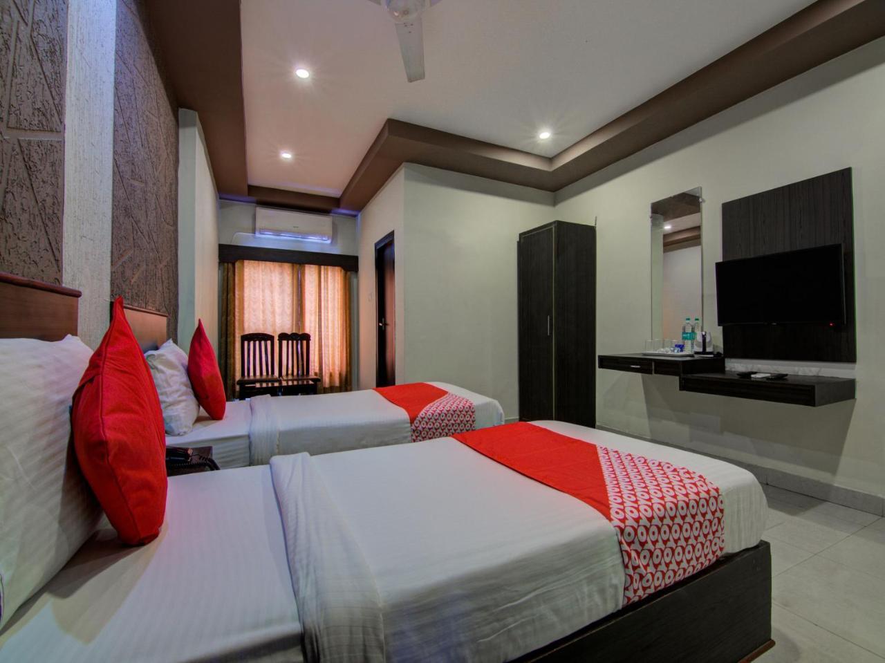 Oyo 16961 Sea Rock Hotel Визакхапатнам Екстериор снимка